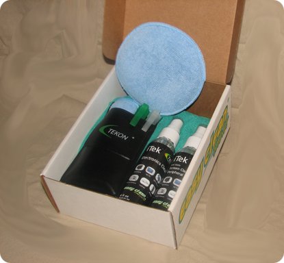 Contents of inside of the iTek Kit